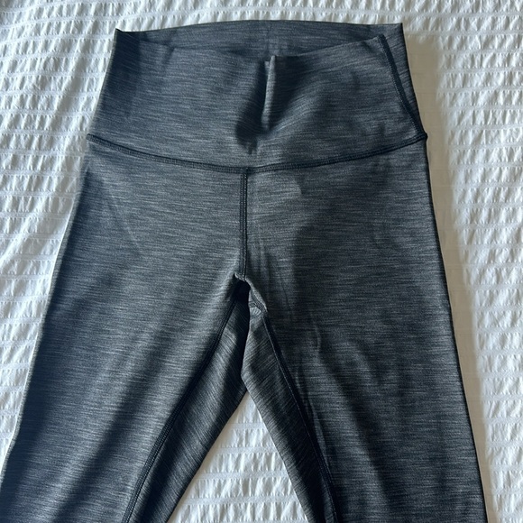 Lululemon Wunder Under 7/8 Tights - Picture 2 of 3